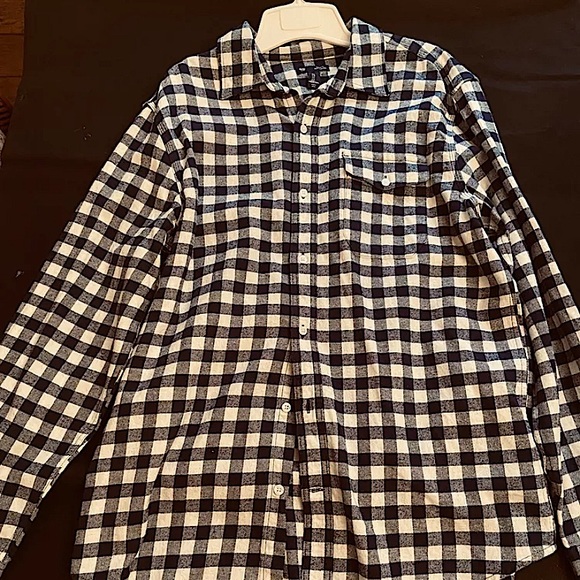 Flannel Casual Long sleeve Shirt Sz: LARGE From Gap (SEND ANY OFFER YOU WANT‼️)
